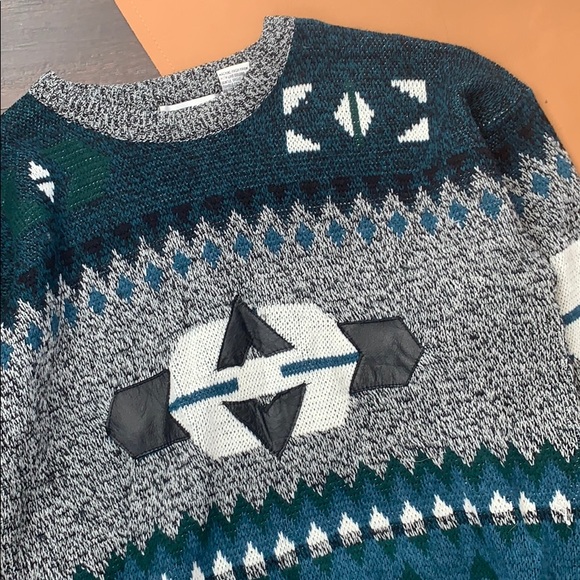 Urban works vintage sweater with leather patches - Picture 2 of 4